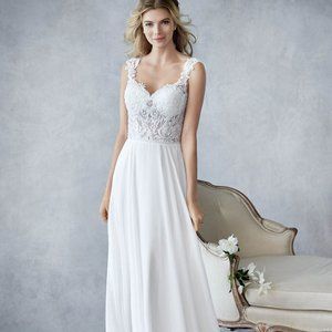 Ella Rosa Be437 Ivory Size 16 Chiffon and Beaded Lace Wedding Dress